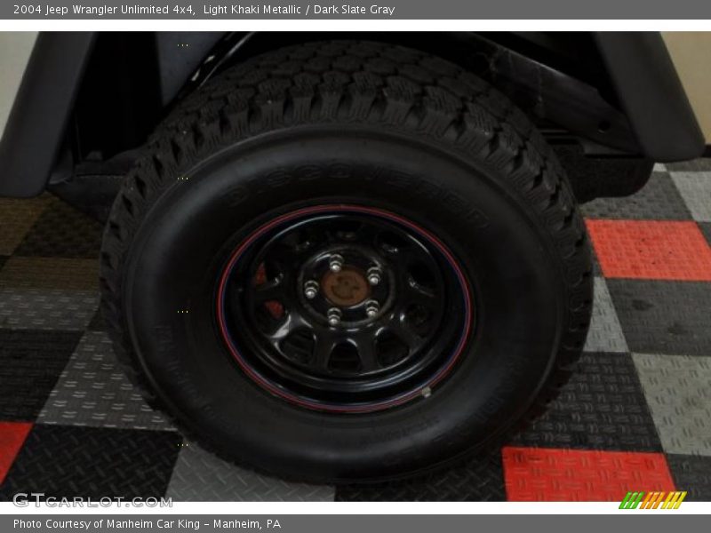 Light Khaki Metallic / Dark Slate Gray 2004 Jeep Wrangler Unlimited 4x4