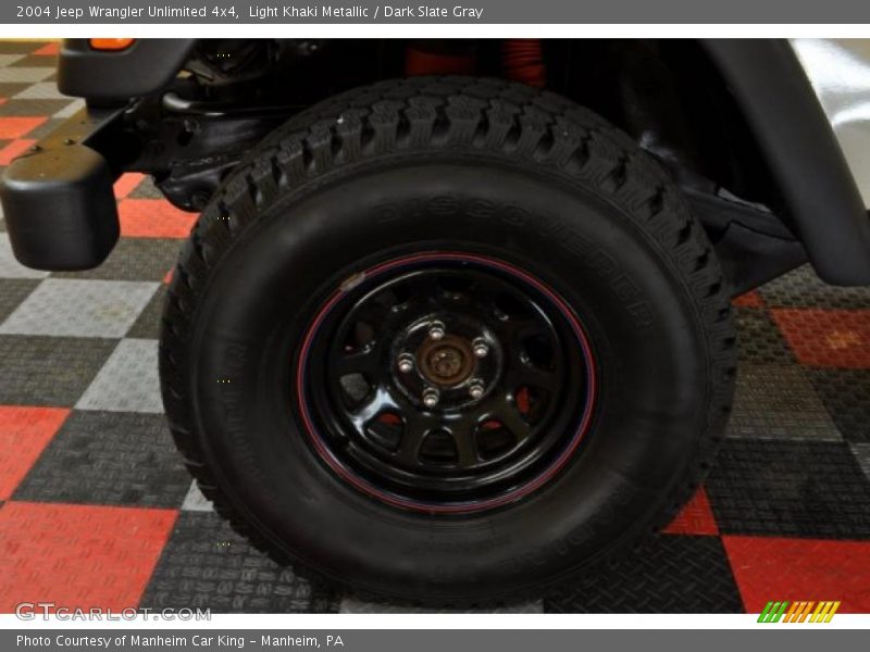 Light Khaki Metallic / Dark Slate Gray 2004 Jeep Wrangler Unlimited 4x4