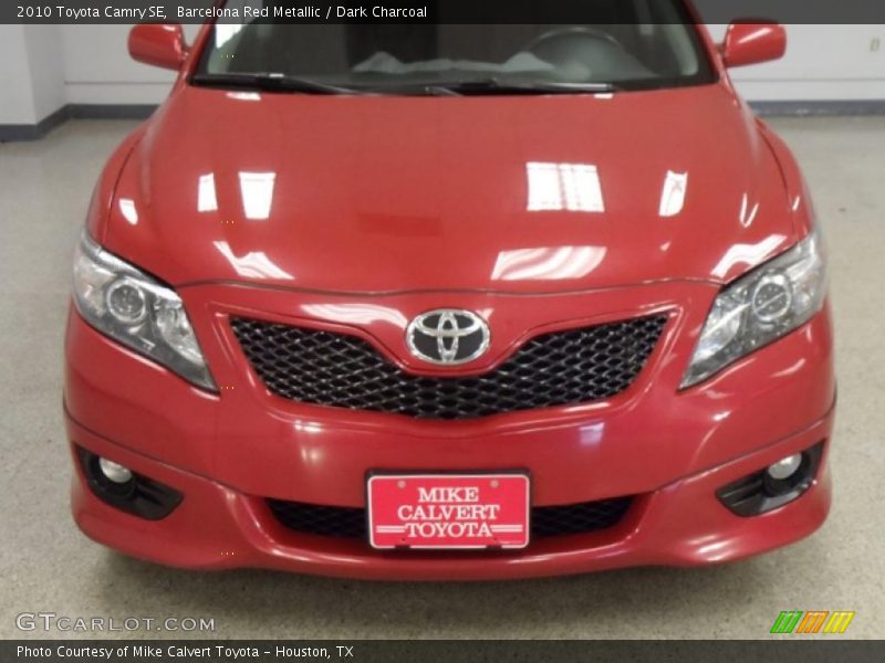 Barcelona Red Metallic / Dark Charcoal 2010 Toyota Camry SE