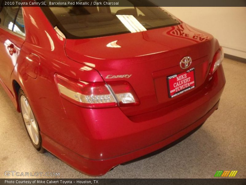 Barcelona Red Metallic / Dark Charcoal 2010 Toyota Camry SE