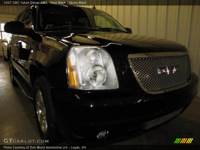 Onyx Black / Ebony Black 2007 GMC Yukon Denali AWD