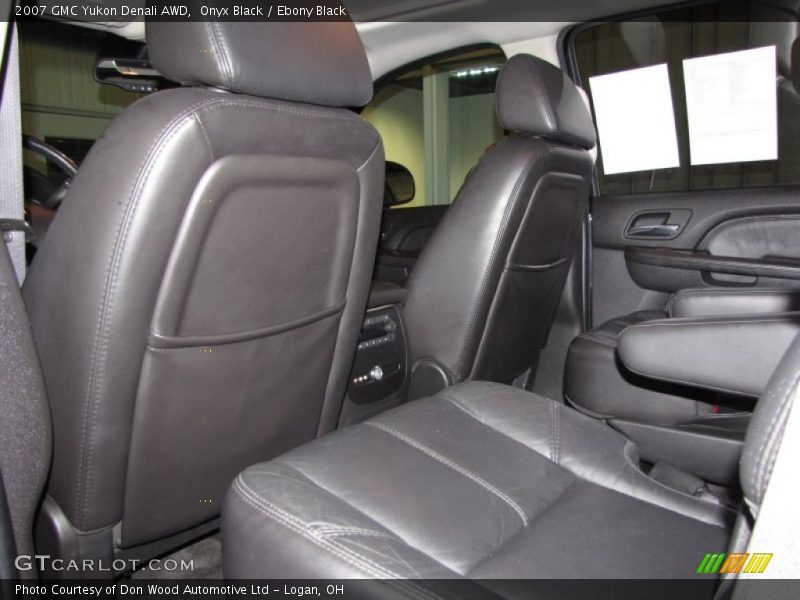 Onyx Black / Ebony Black 2007 GMC Yukon Denali AWD
