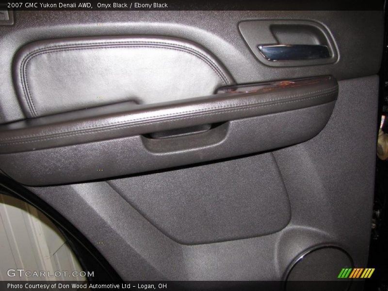 Onyx Black / Ebony Black 2007 GMC Yukon Denali AWD
