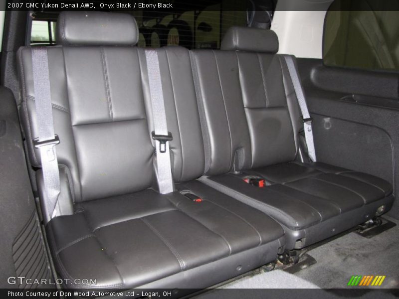 Onyx Black / Ebony Black 2007 GMC Yukon Denali AWD