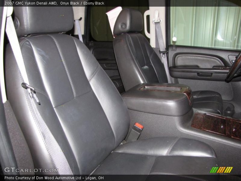 Onyx Black / Ebony Black 2007 GMC Yukon Denali AWD