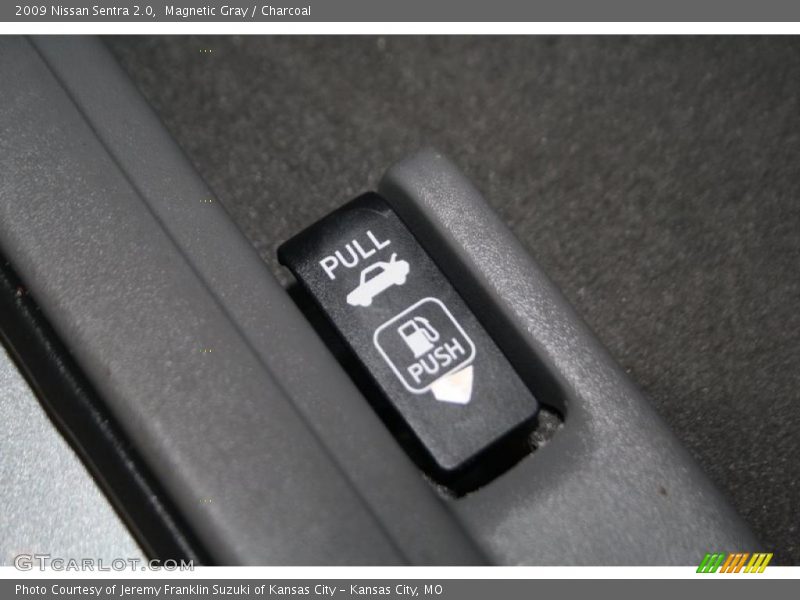 Magnetic Gray / Charcoal 2009 Nissan Sentra 2.0