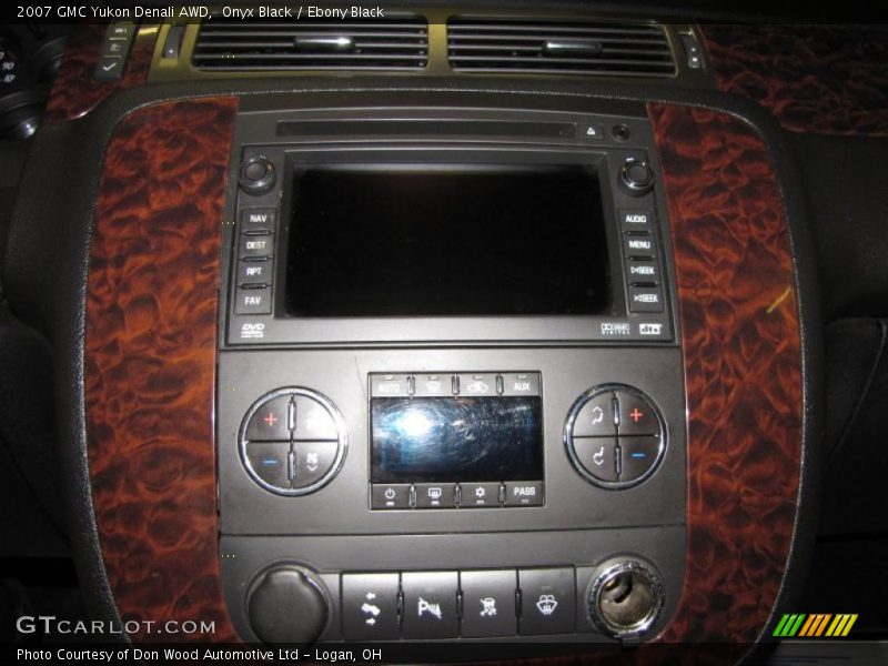 Onyx Black / Ebony Black 2007 GMC Yukon Denali AWD