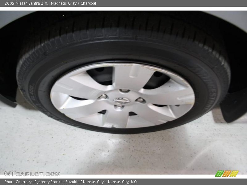 Magnetic Gray / Charcoal 2009 Nissan Sentra 2.0