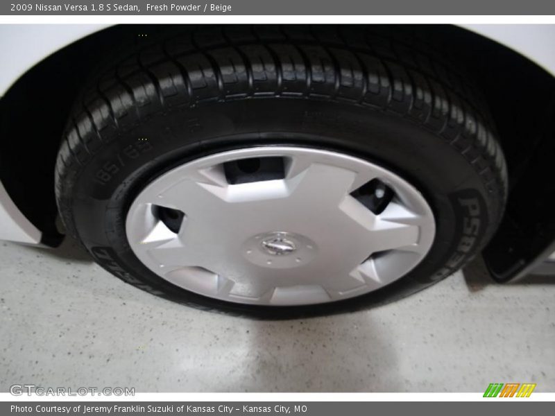 Fresh Powder / Beige 2009 Nissan Versa 1.8 S Sedan