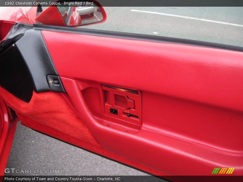 Bright Red / Red 1992 Chevrolet Corvette Coupe