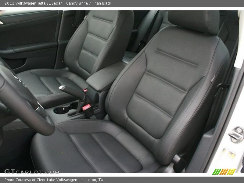 Candy White / Titan Black 2011 Volkswagen Jetta SE Sedan