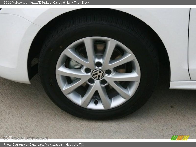 Candy White / Titan Black 2011 Volkswagen Jetta SE Sedan