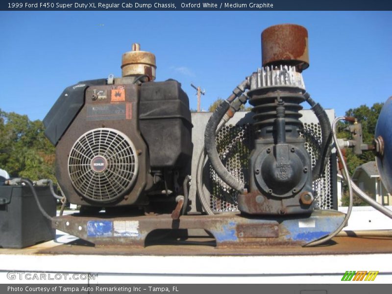 Oxford White / Medium Graphite 1999 Ford F450 Super Duty XL Regular Cab Dump Chassis
