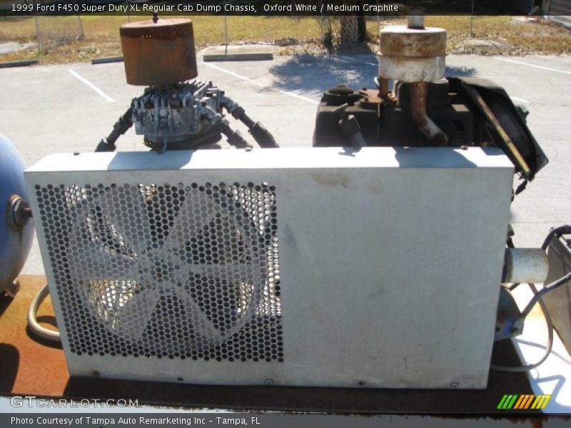 Oxford White / Medium Graphite 1999 Ford F450 Super Duty XL Regular Cab Dump Chassis