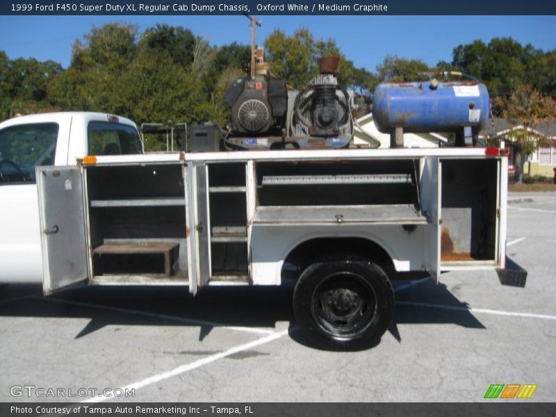 Oxford White / Medium Graphite 1999 Ford F450 Super Duty XL Regular Cab Dump Chassis