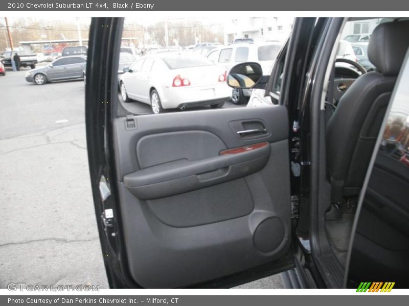 Black / Ebony 2010 Chevrolet Suburban LT 4x4