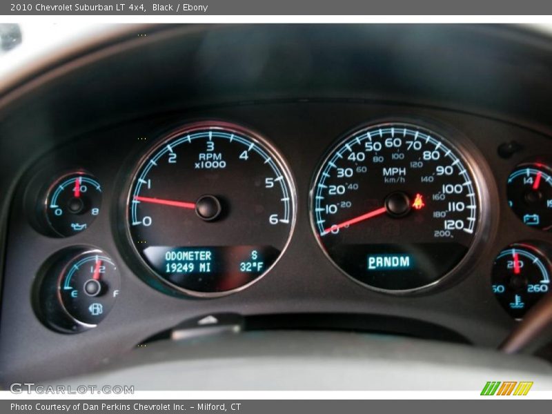 Black / Ebony 2010 Chevrolet Suburban LT 4x4