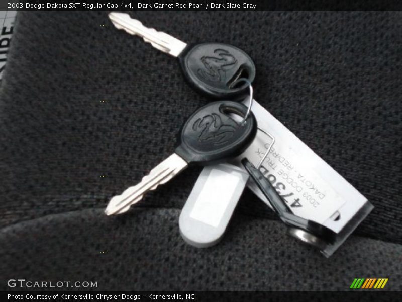 Dark Garnet Red Pearl / Dark Slate Gray 2003 Dodge Dakota SXT Regular Cab 4x4