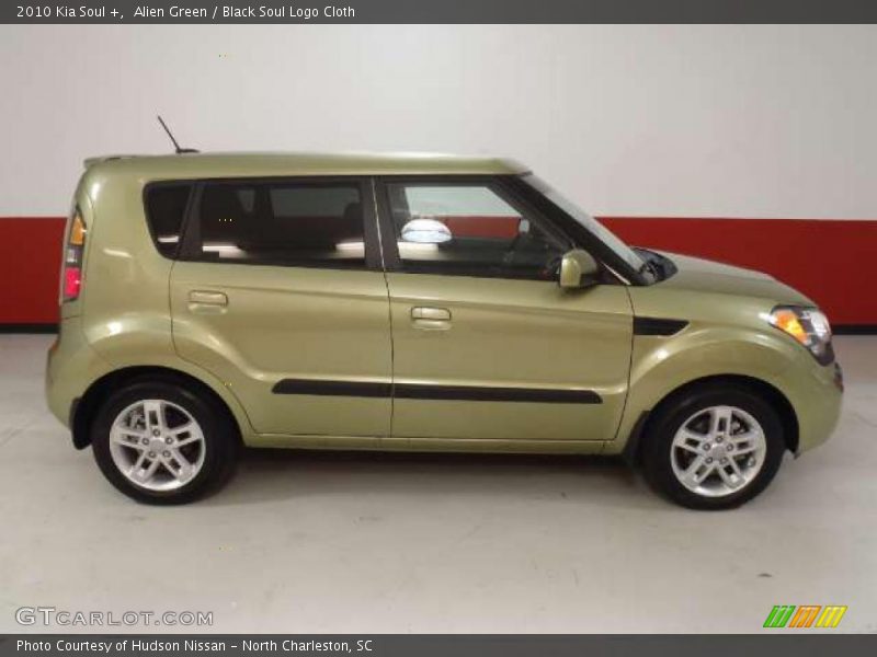 Alien Green / Black Soul Logo Cloth 2010 Kia Soul +