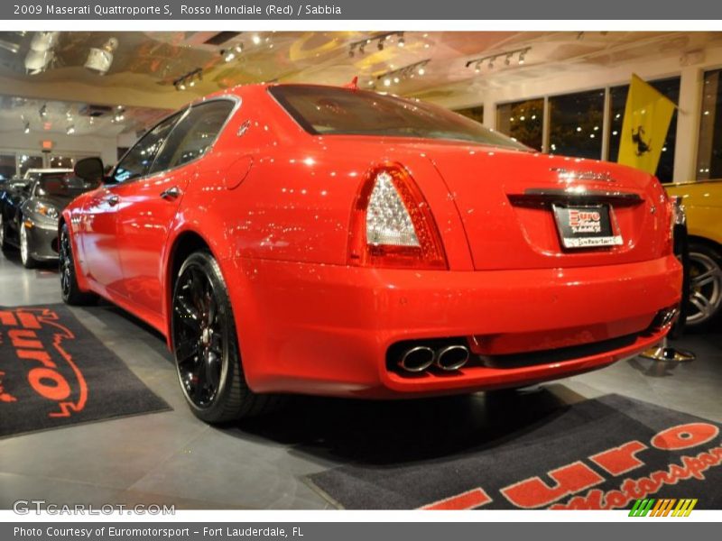 Rosso Mondiale (Red) / Sabbia 2009 Maserati Quattroporte S