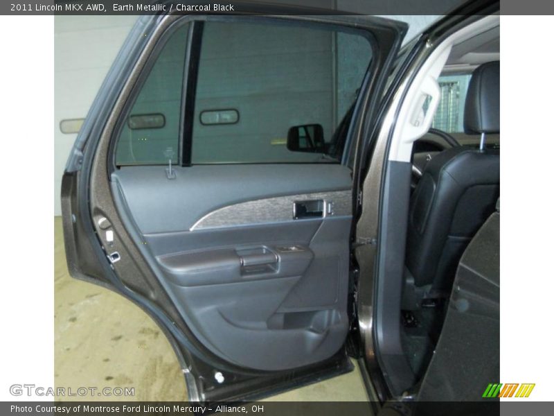 Door Panel of 2011 MKX AWD