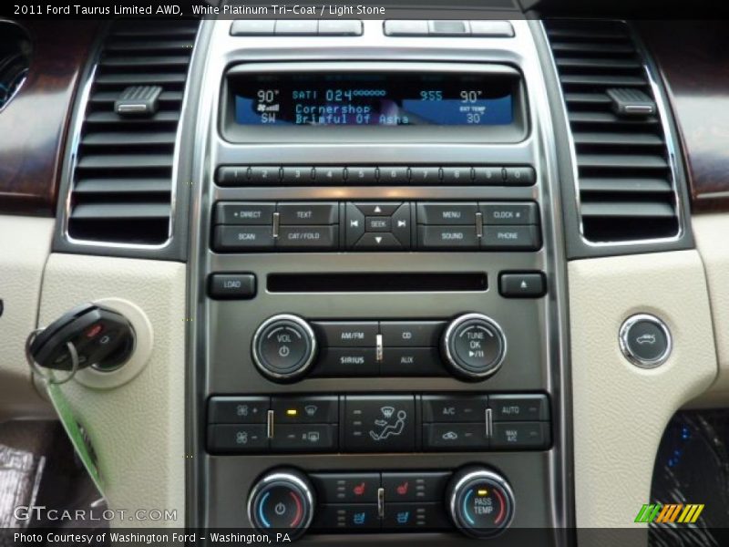 Controls of 2011 Taurus Limited AWD