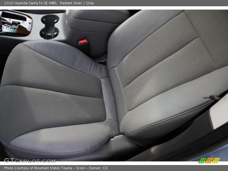 Radiant Silver / Gray 2010 Hyundai Santa Fe SE 4WD