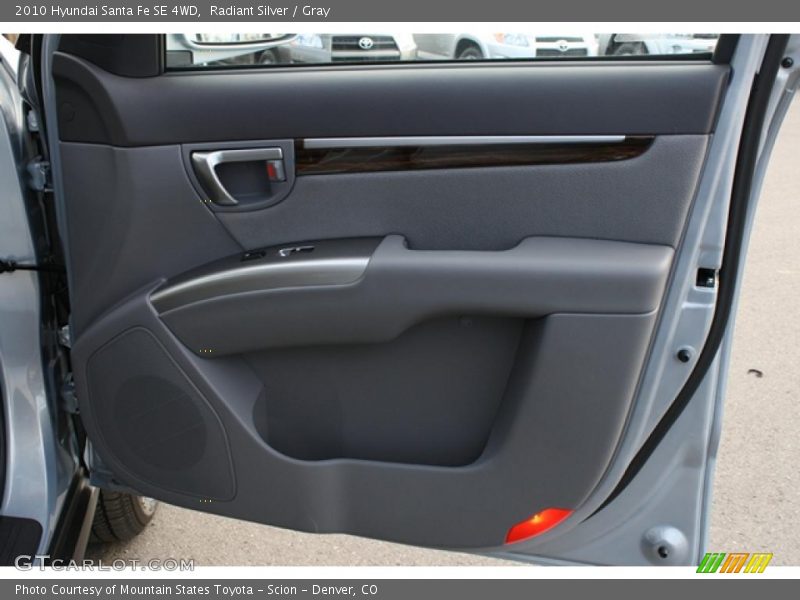 Radiant Silver / Gray 2010 Hyundai Santa Fe SE 4WD