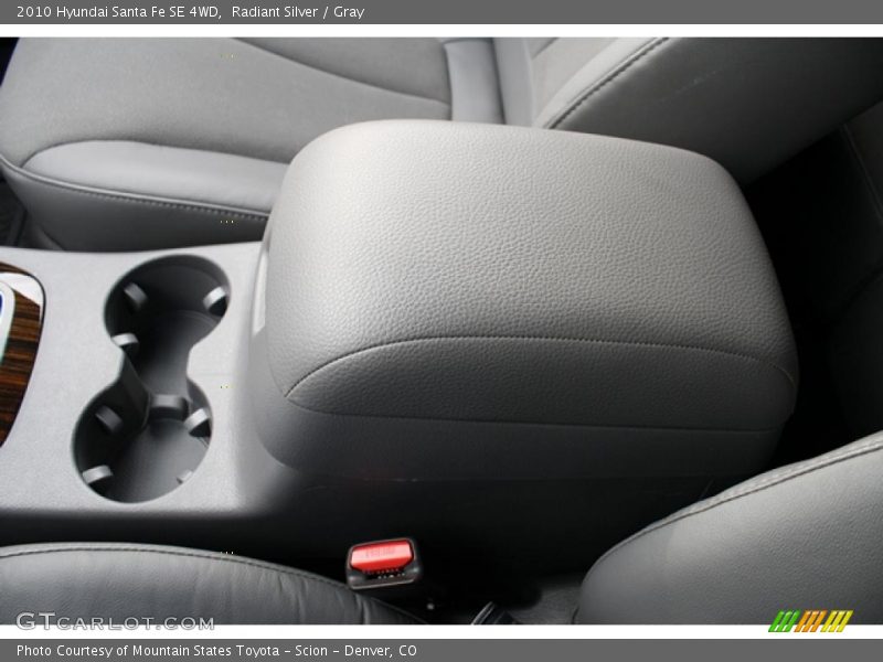 Radiant Silver / Gray 2010 Hyundai Santa Fe SE 4WD