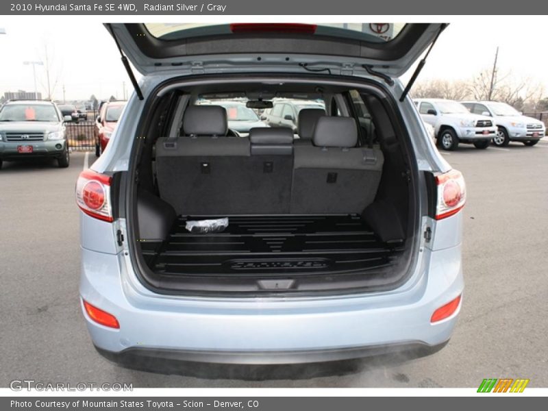 Radiant Silver / Gray 2010 Hyundai Santa Fe SE 4WD