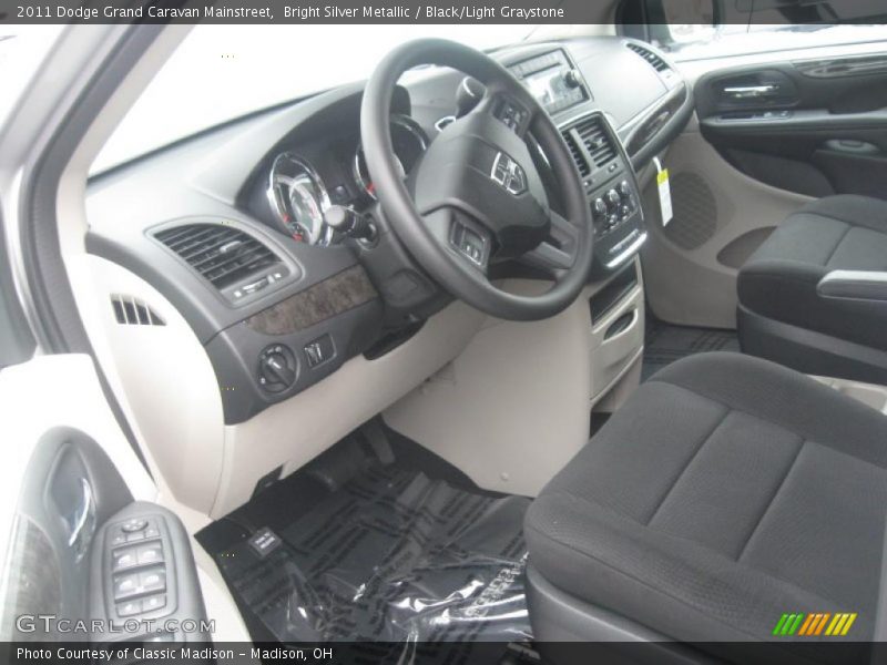Bright Silver Metallic / Black/Light Graystone 2011 Dodge Grand Caravan Mainstreet