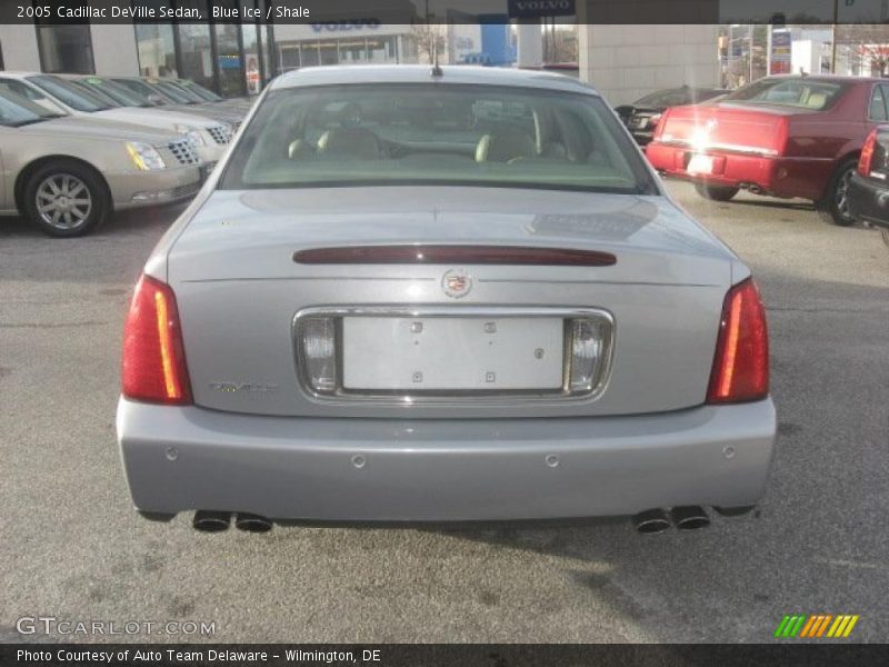 Blue Ice / Shale 2005 Cadillac DeVille Sedan