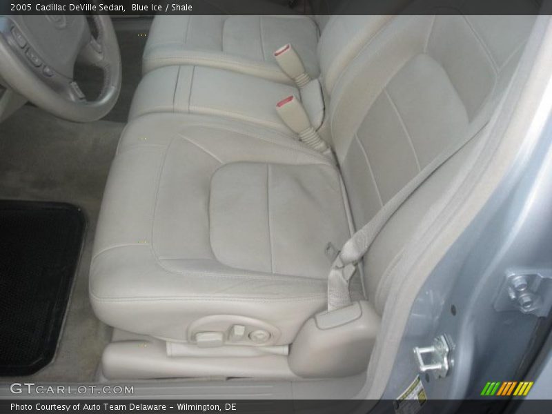 Blue Ice / Shale 2005 Cadillac DeVille Sedan