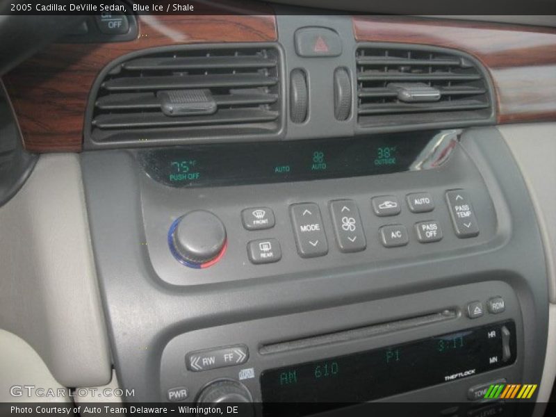 Blue Ice / Shale 2005 Cadillac DeVille Sedan