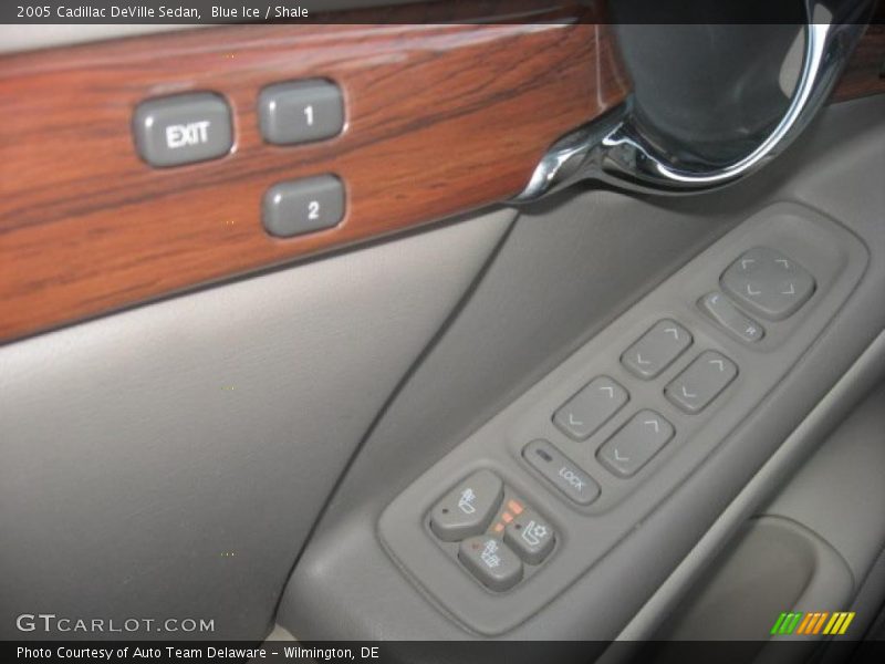 Blue Ice / Shale 2005 Cadillac DeVille Sedan