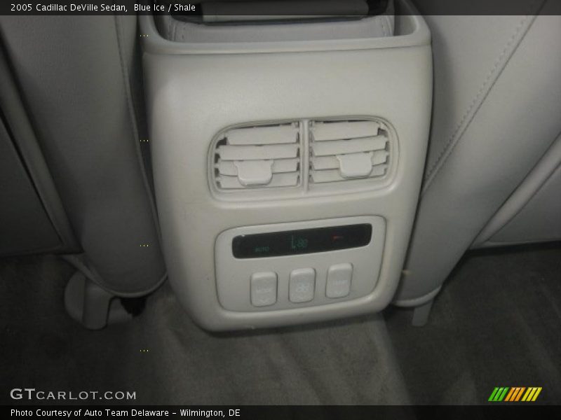 Blue Ice / Shale 2005 Cadillac DeVille Sedan