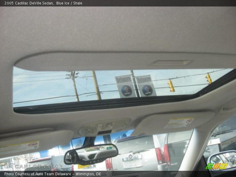 Blue Ice / Shale 2005 Cadillac DeVille Sedan