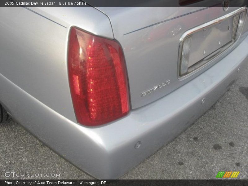 Blue Ice / Shale 2005 Cadillac DeVille Sedan