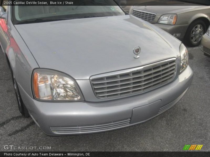 Blue Ice / Shale 2005 Cadillac DeVille Sedan