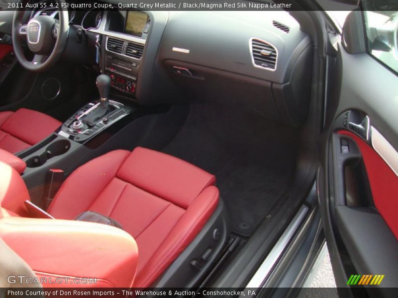 Dashboard of 2011 S5 4.2 FSI quattro Coupe