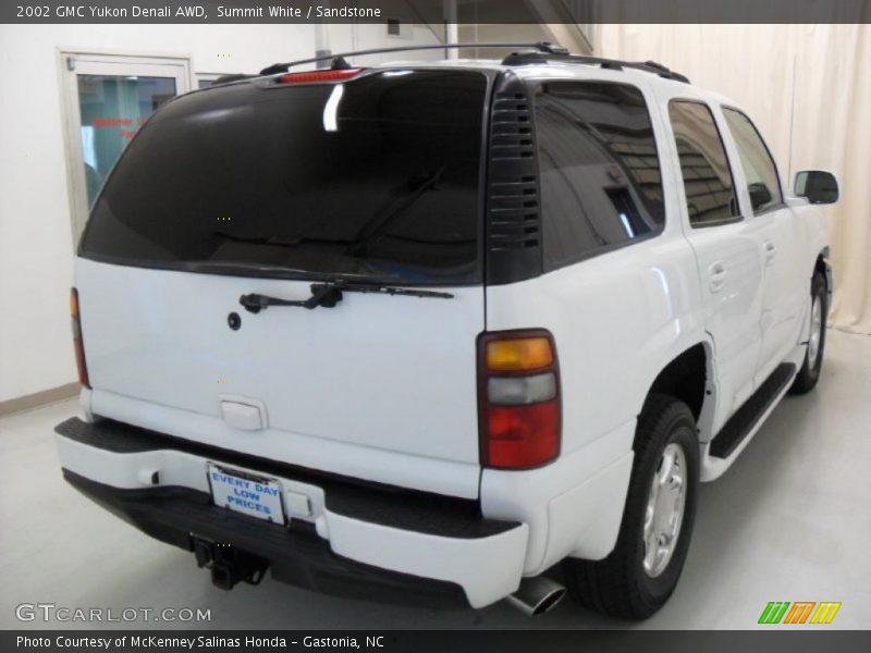 Summit White / Sandstone 2002 GMC Yukon Denali AWD