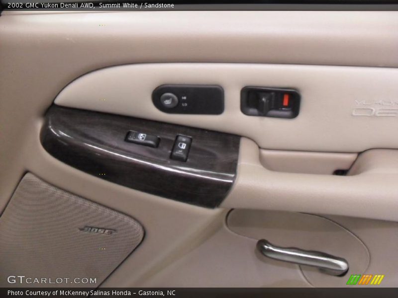 Summit White / Sandstone 2002 GMC Yukon Denali AWD