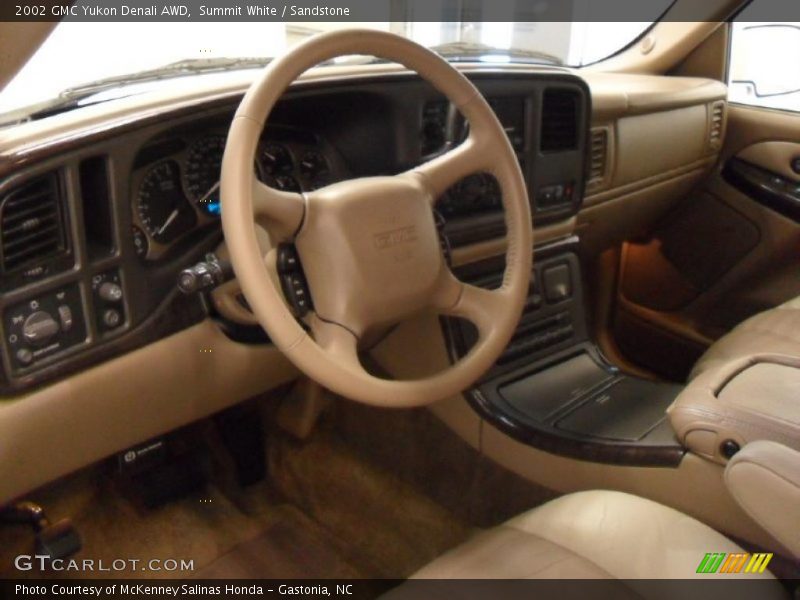 Summit White / Sandstone 2002 GMC Yukon Denali AWD