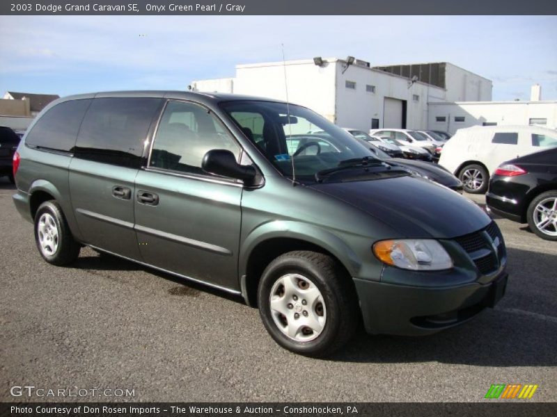 Onyx Green Pearl / Gray 2003 Dodge Grand Caravan SE