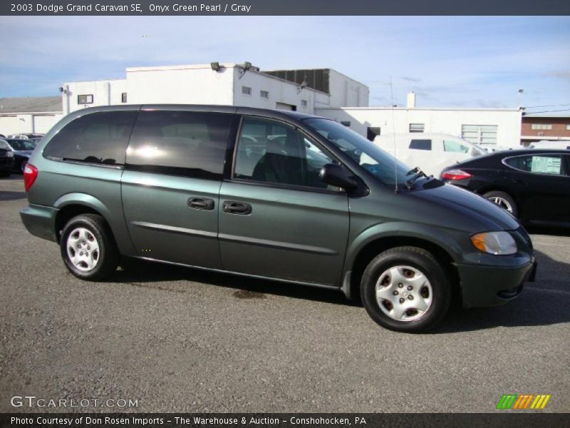 Onyx Green Pearl / Gray 2003 Dodge Grand Caravan SE