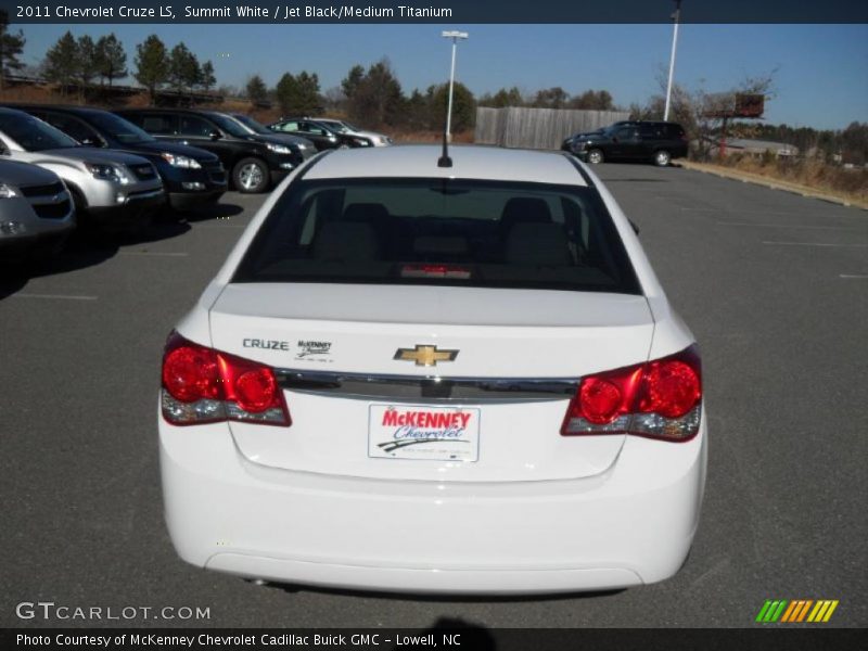 Summit White / Jet Black/Medium Titanium 2011 Chevrolet Cruze LS