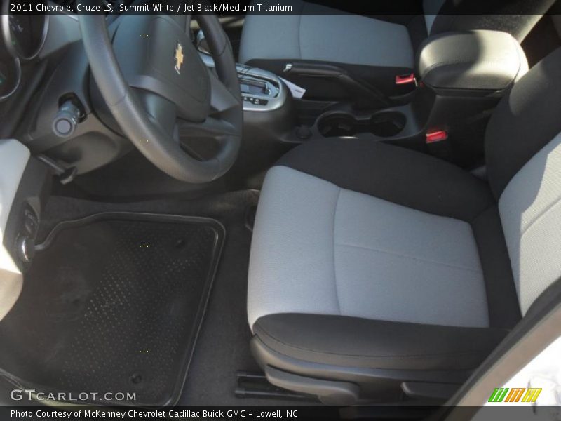 Summit White / Jet Black/Medium Titanium 2011 Chevrolet Cruze LS