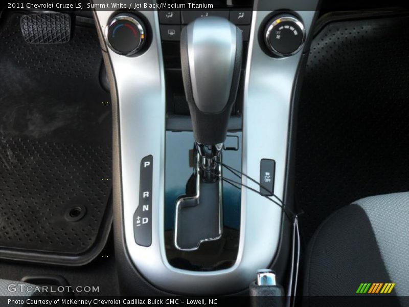 Summit White / Jet Black/Medium Titanium 2011 Chevrolet Cruze LS