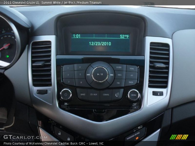 Summit White / Jet Black/Medium Titanium 2011 Chevrolet Cruze LS