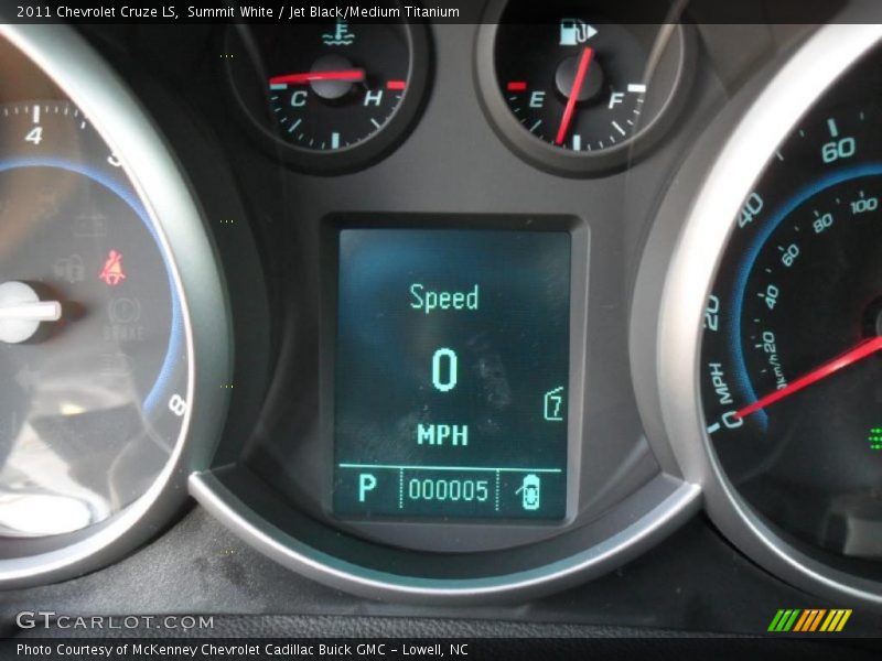 Summit White / Jet Black/Medium Titanium 2011 Chevrolet Cruze LS